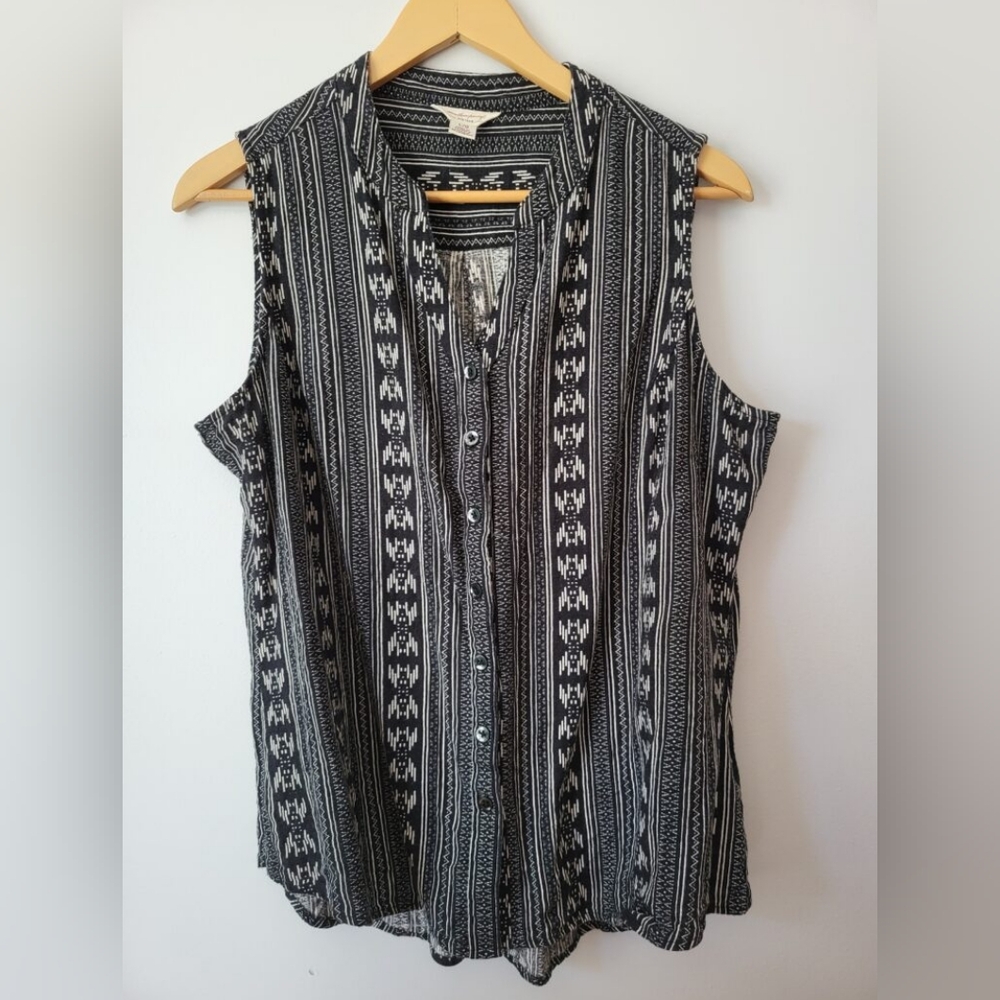 Weatherproof Black and White Striped Sleeveless Button Front Top